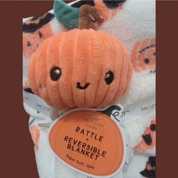 Modern Baby Reversible Snuggle Blanket with Rattle - Picture 2 of 9